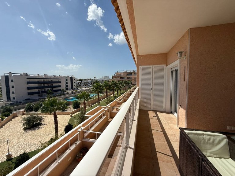 Apartment for Sale in Villamartin, Alicante 18