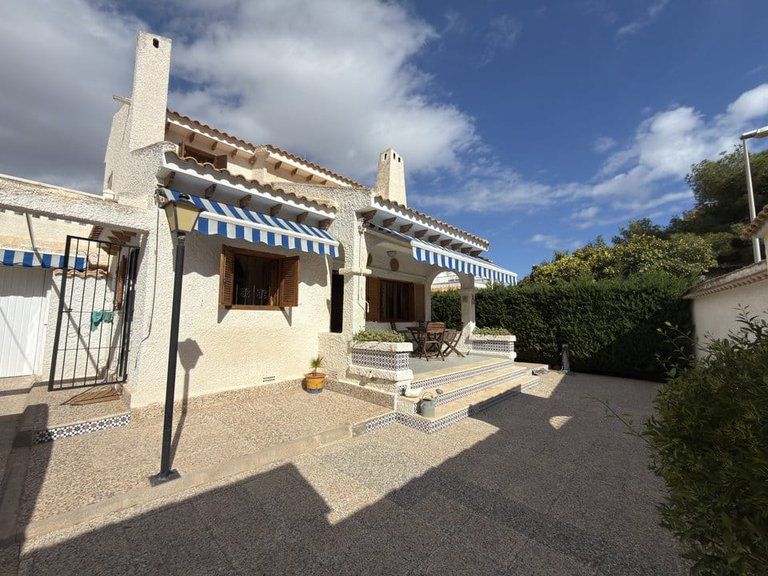 Villa for Sale in La Zenia, Alicante 13