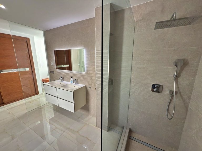 Villa for Sale in Villamartin, Alicante 25