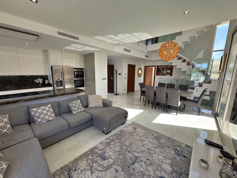 Villa for Sale in Villamartin, Alicante 16