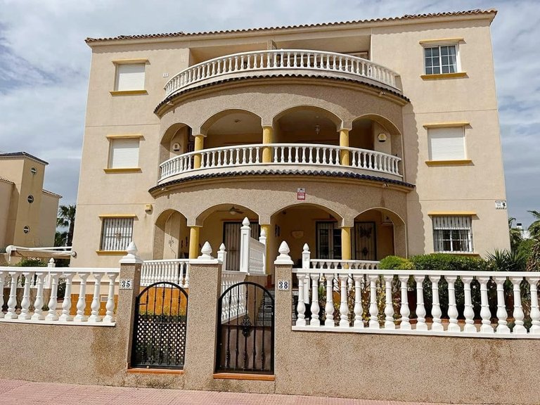 Apartment for Sale in Lomas De Cabo Roig, Alicante 2