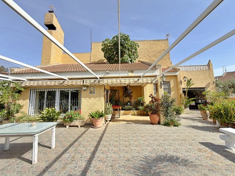 Villa for Sale in San Miguel De Salinas, Alicante 3