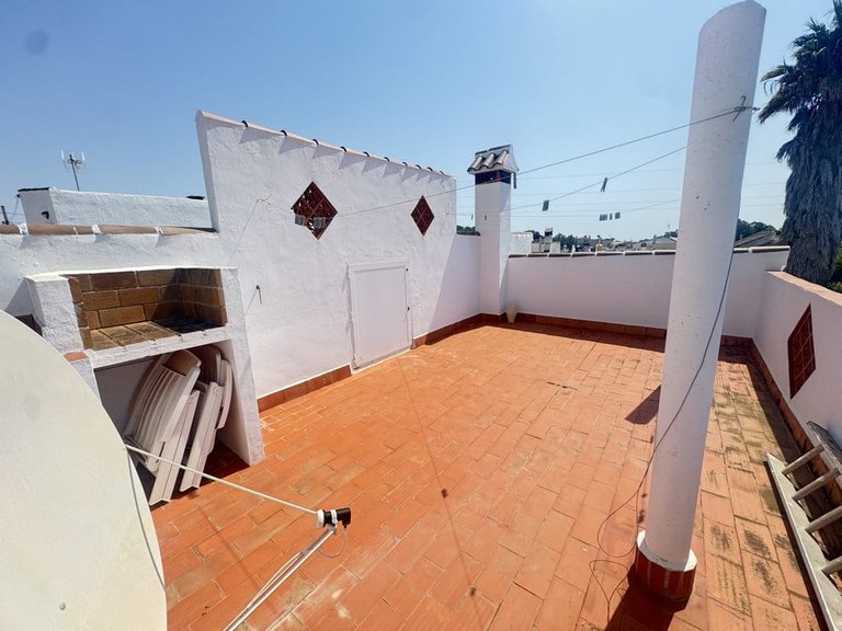 Villa for Sale in Villamartin, 25