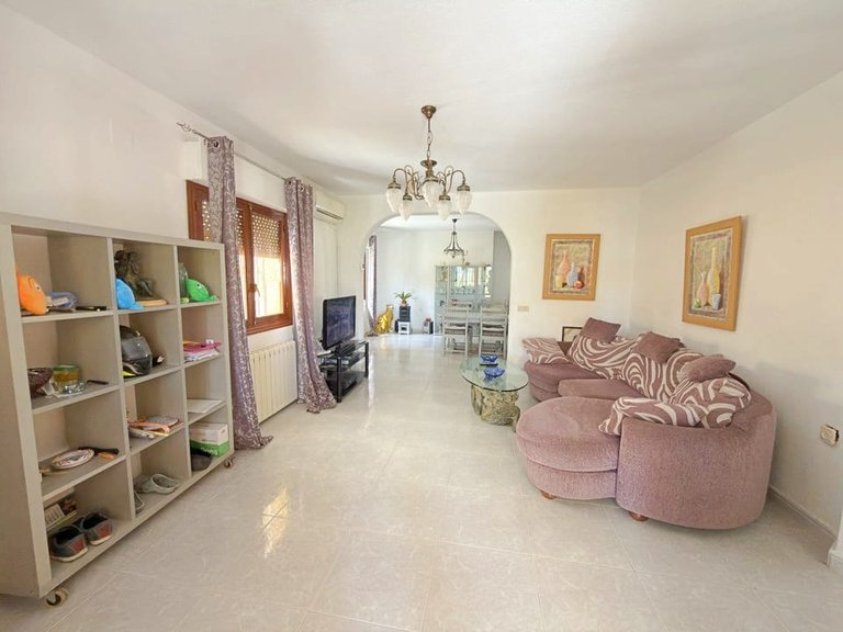Villa for Sale in Villamartin, Alicante 10