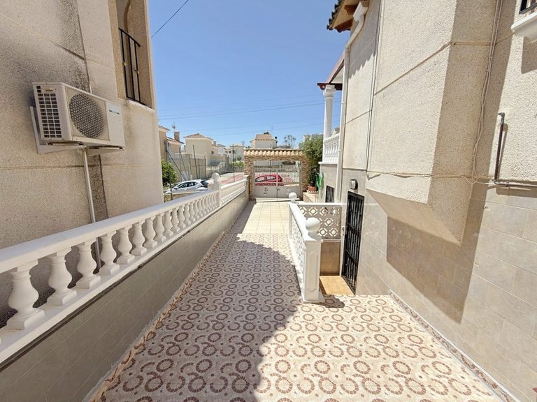Villa for Sale in El Galan, Alicante 8