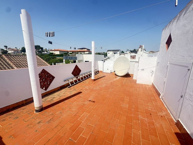 Villa for Sale in Villamartin, 24