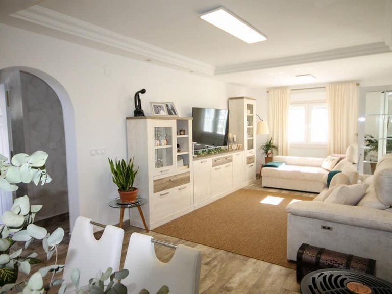 Villa for Sale in Villamartin, 8