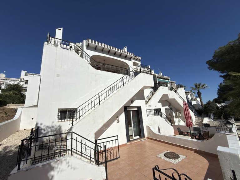 Town House for Sale in Villamartin, Alicante 9