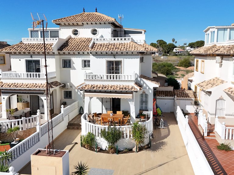 Town House for Sale in Lomas De Cabo Roig, Alicante 2