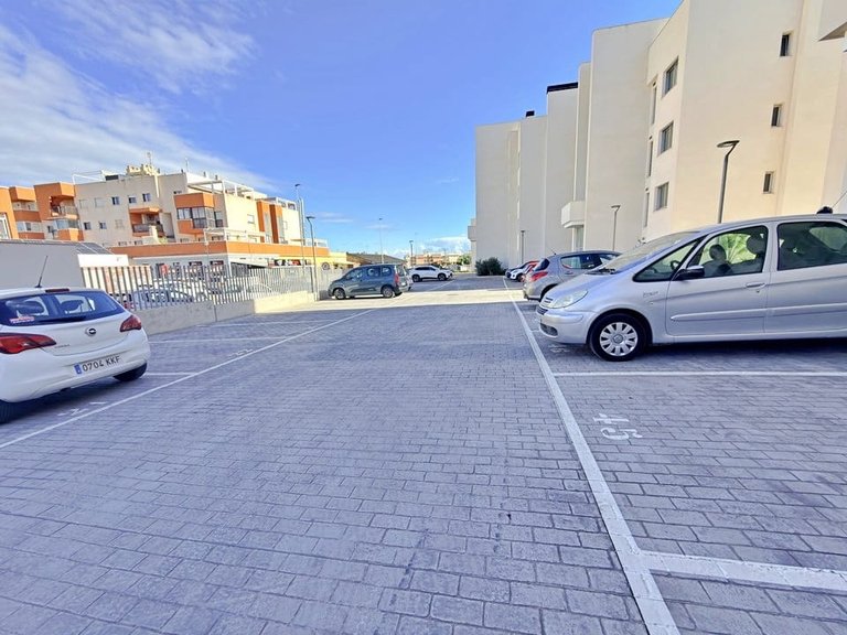 Apartment for Sale in Villamartin, Alicante 27