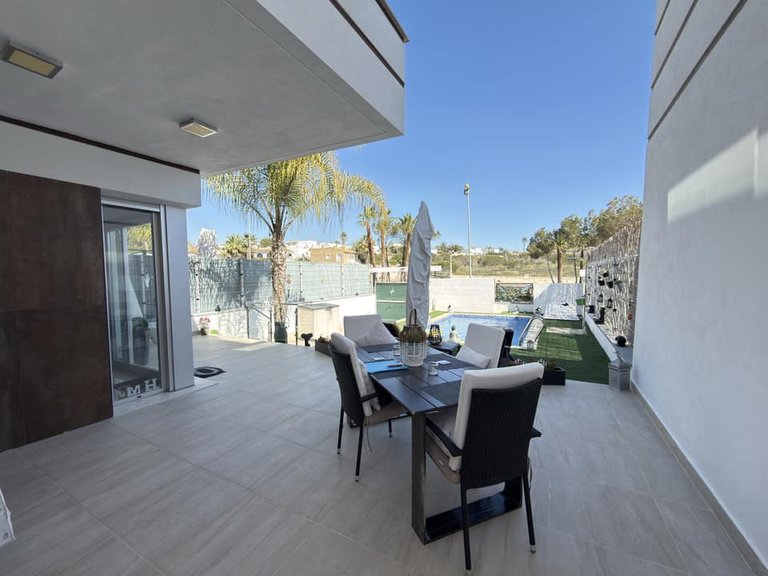 Villa for Sale in Blue Lagoon, Alicante 8
