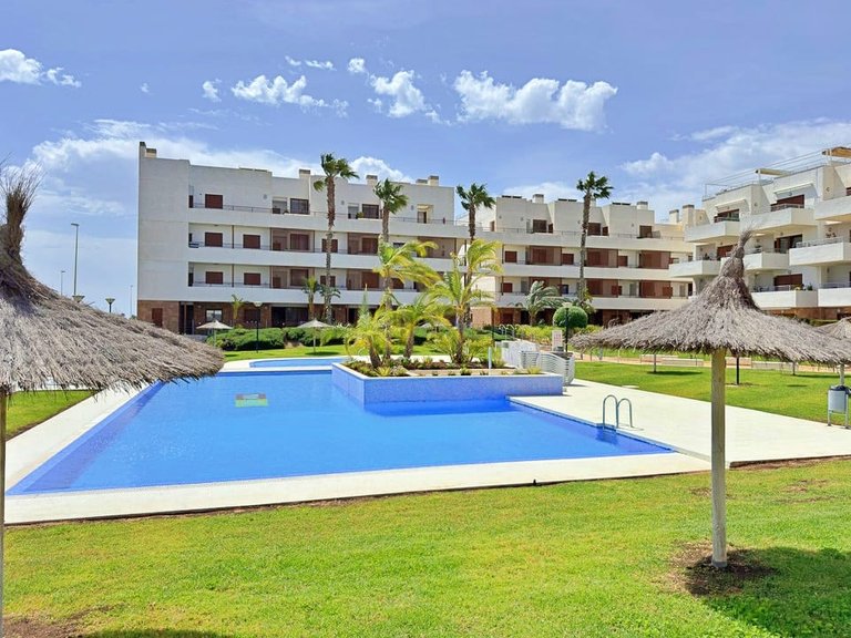 Apartment for Sale in Lomas De Cabo Roig, Alicante 2