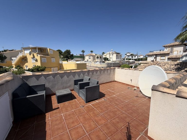 Villa for Sale in Villamartin, 2