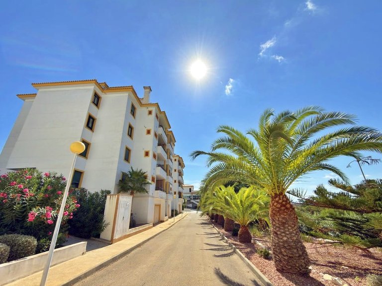 Apartment for Sale in Campoamor Golf, Alicante 3
