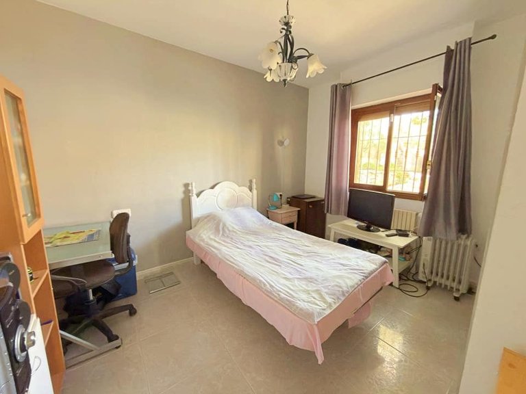 Villa for Sale in Villamartin, Alicante 26