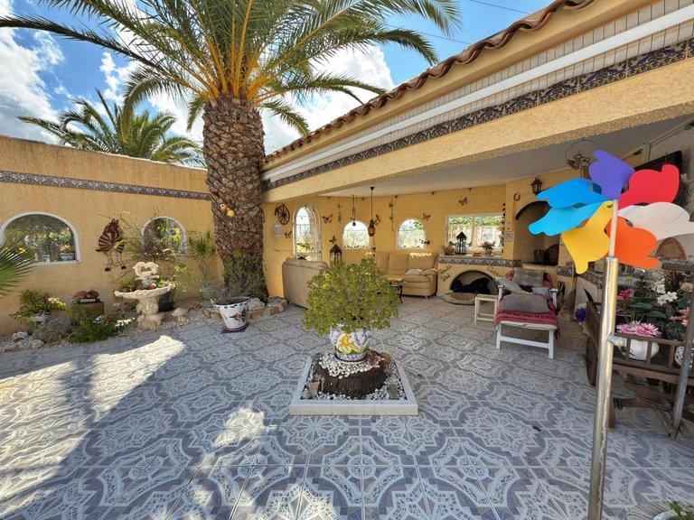 Villa for Sale in Blue Lagoon, Alicante 8