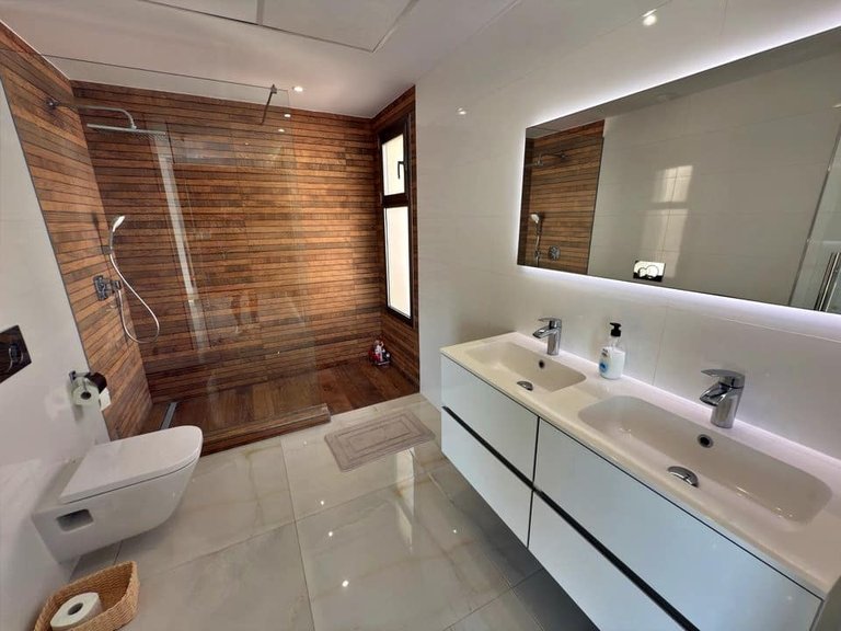 Villa for Sale in Villamartin, Alicante 31