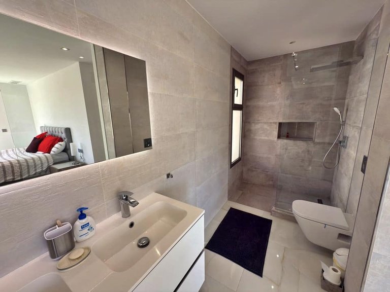 Villa for Sale in Villamartin, Alicante 34