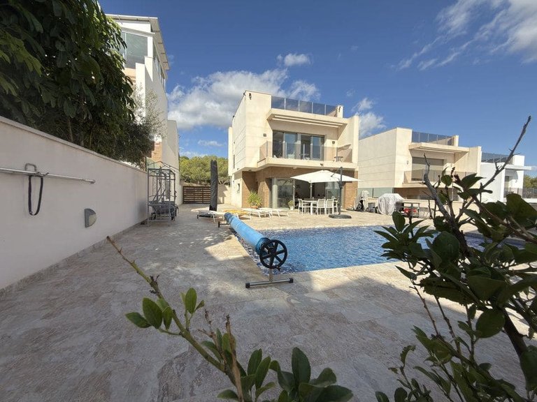 Villa for Sale in San Miguel De Salinas, Murcia 31