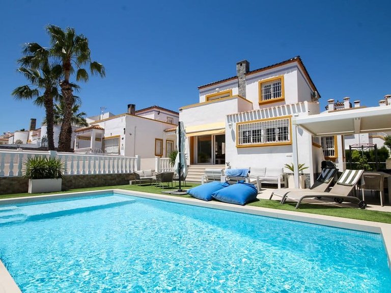 Villa for Sale in Los Dolses, Alicante 1
