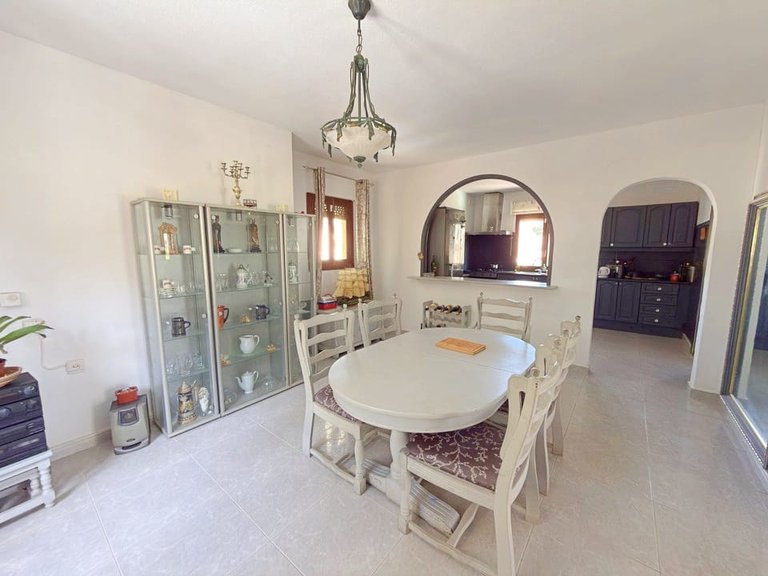 Villa for Sale in Villamartin, Alicante 12