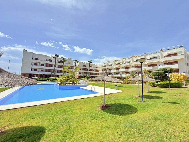 Apartment for Sale in Lomas De Cabo Roig, Alicante 1