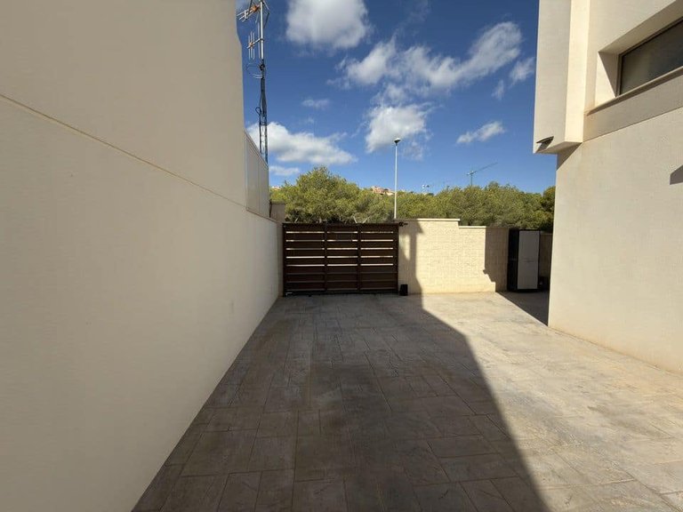 Villa for Sale in San Miguel De Salinas, Murcia 30