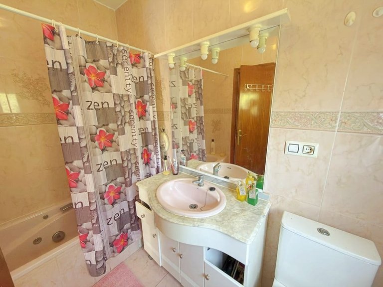 Villa for Sale in Villamartin, Alicante 30