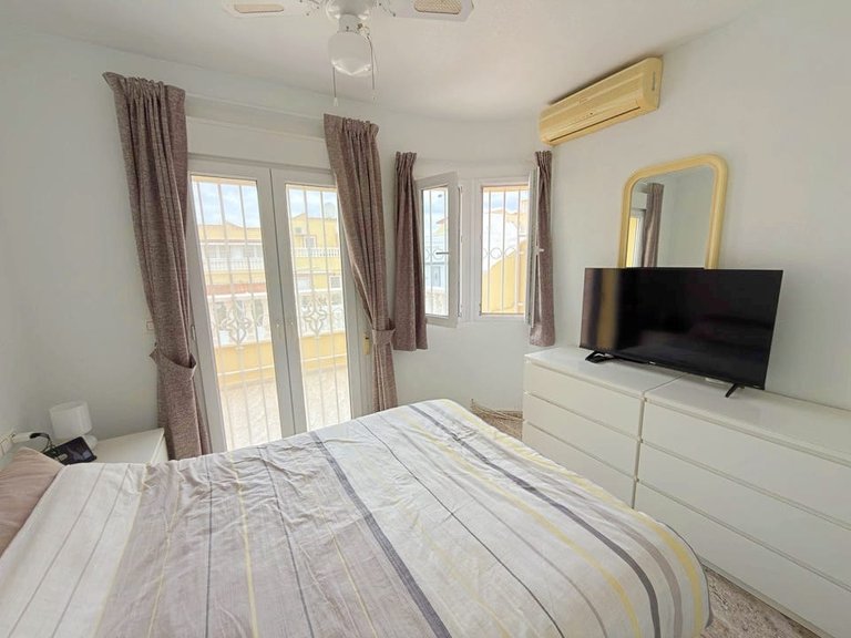 Town House for Sale in Villamartin, Alicante 27