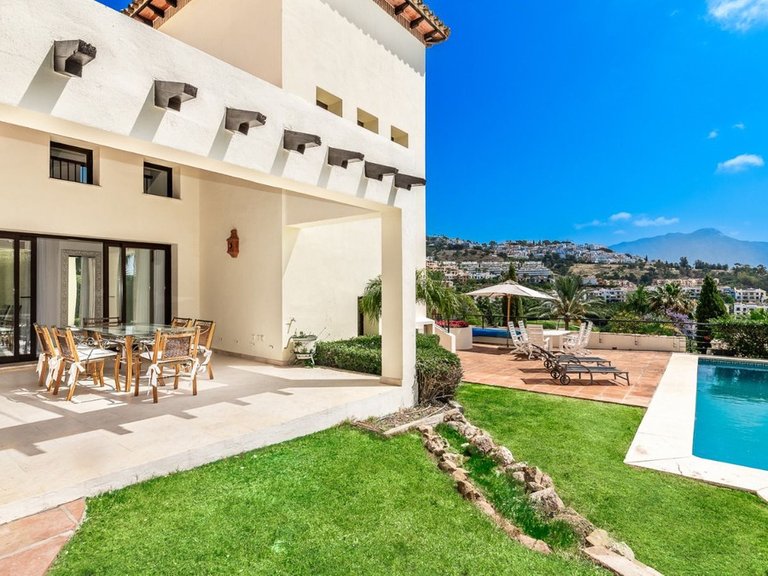 villa for sale in Los Arqueros, Malaga 109136 3