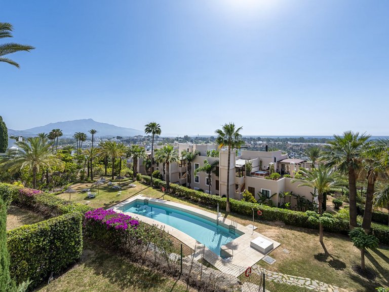 apartment for sale in El Paraiso, Malaga 109176 2