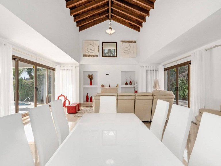 villa for sale in Los Arqueros, Malaga 109136 7