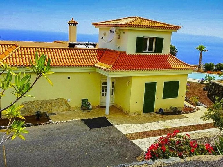 Villa for sale in Guia de Isora, Tenerife 1409127 1