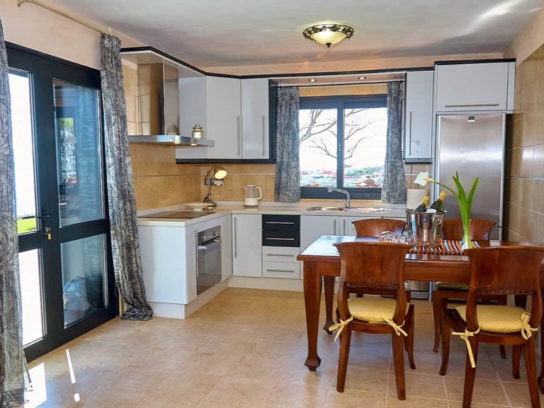 Villa for sale in Guia de Isora, Tenerife 1502140 4