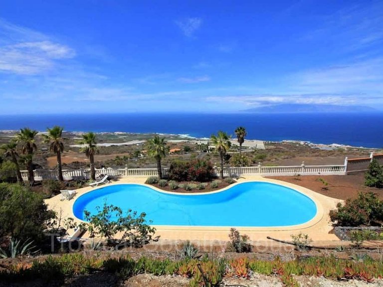 Villa for sale in Guia de Isora, Tenerife 1409127 3