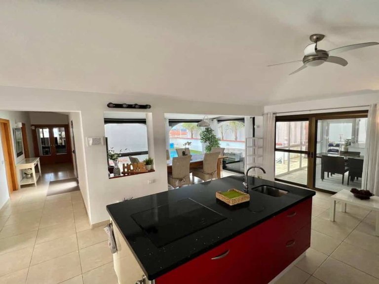 Villa for sale in San Miguel de Abona, Tenerife 1817932 4