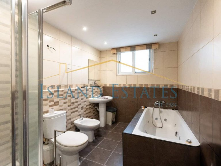 Villa for sale in Golf del Sur, Tenerife 13