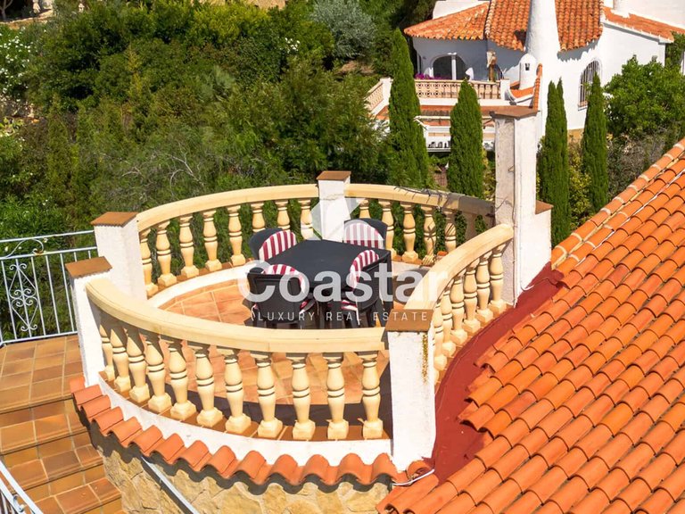 Mediterranean Charm In Prestigious Location 3