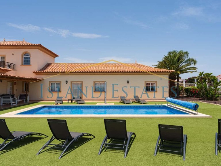 Villa for sale in Golf del Sur, Tenerife 18