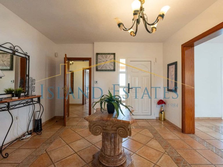 Villa for sale in Golf del Sur, Tenerife 6