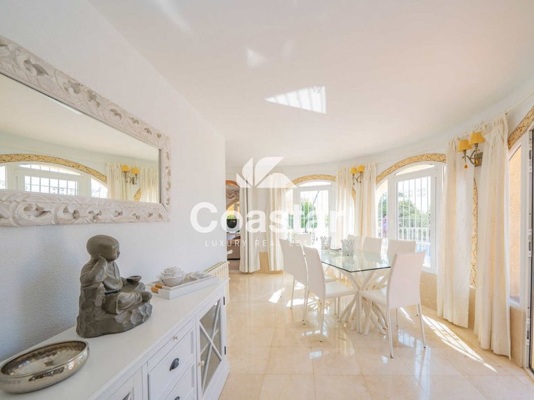 Mediterranean Charm In Prestigious Location 10