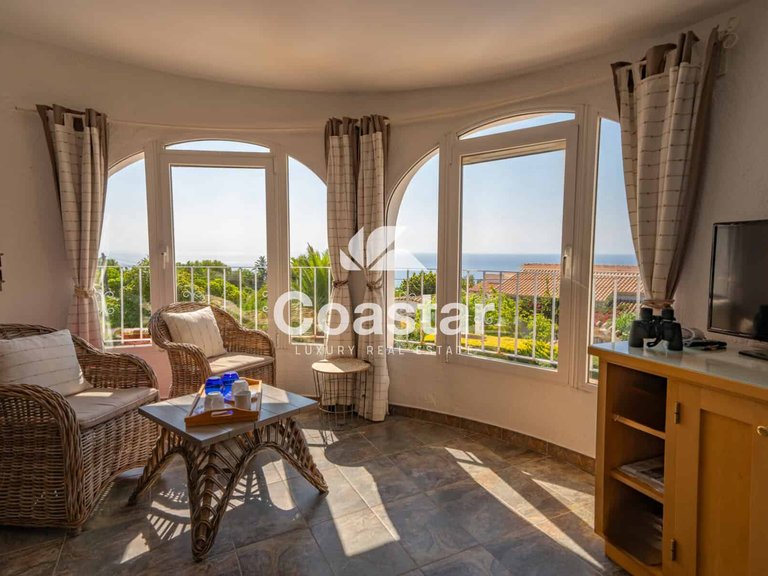 Mediterranean Charm In Prestigious Location 18