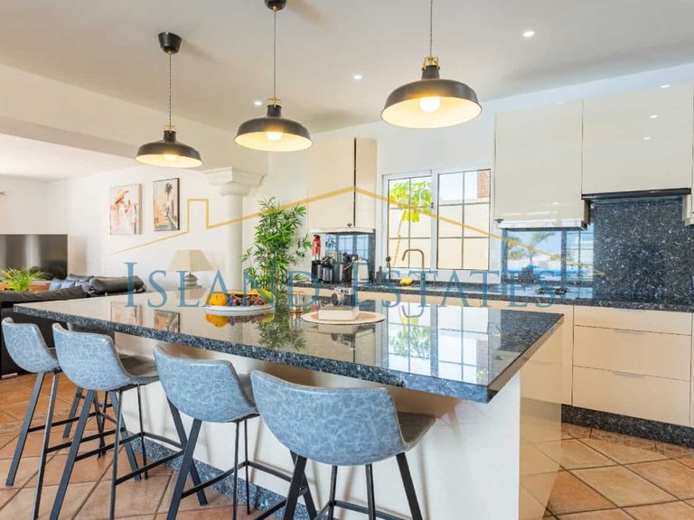 Villa for sale in Golf del Sur, Tenerife 4