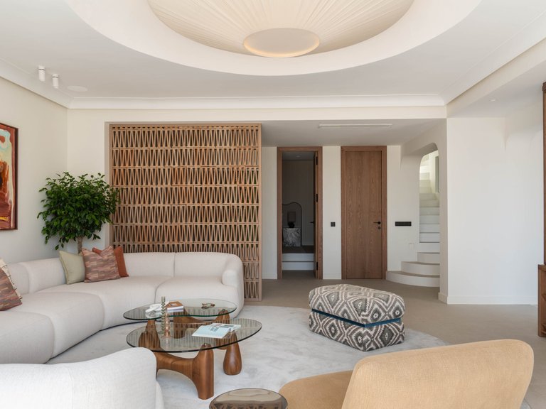 Villa for sale on Golden Mile in Marbella, Málaga 16