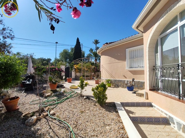 Villa for sale in Pilar de la Horadada, Alicante, Costa Blanca 2