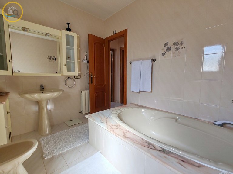 Villa for sale in Pilar de la Horadada, Alicante, Costa Blanca 9