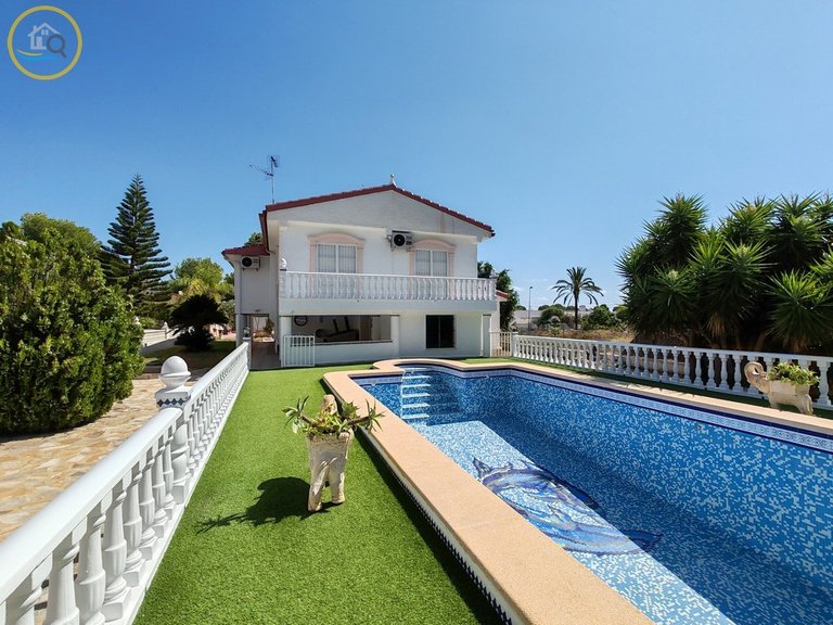 Villa for sale in Pilar de la Horadada, Alicante, Costa Blanca 23