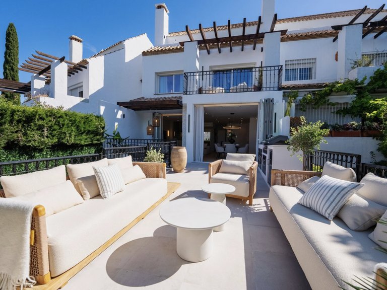 Villa for sale on Golden Mile, Marbella, Málaga 5