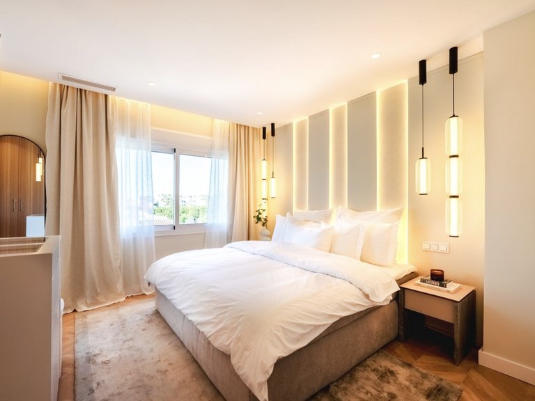 Villa for sale on Golden Mile, Marbella, Málaga 4