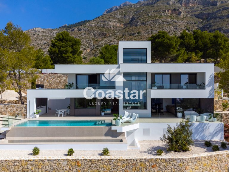Villa for Sale in Altea, Costa Blanca 4